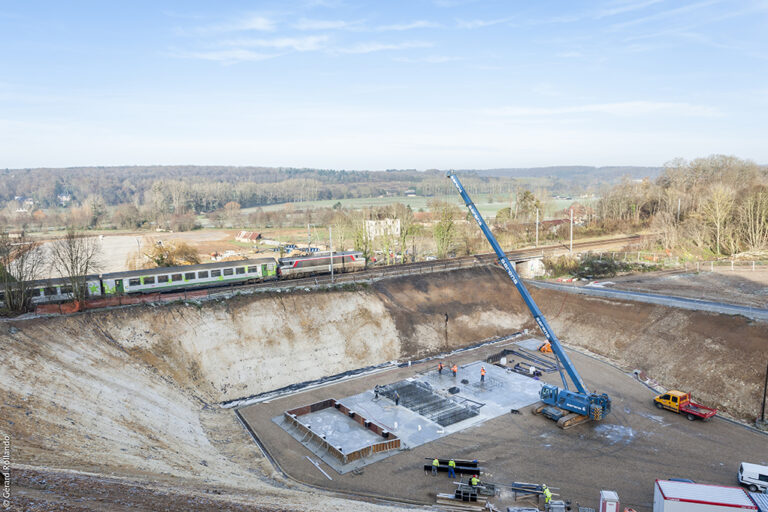 Mise en place du pont ferroviaire