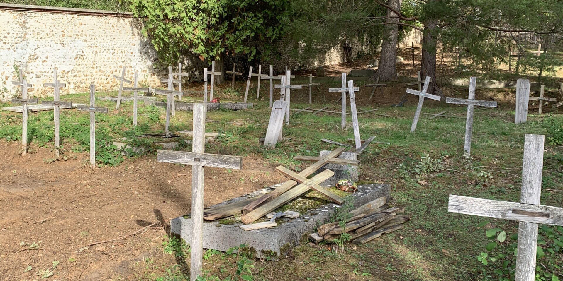 Ancien cimetière de l'hôpital de Navarre