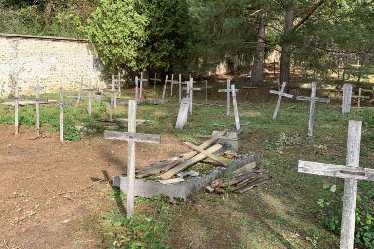 Ancien cimetière de l'hôpital de Navarre